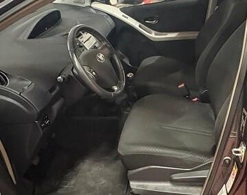 TOYOTA YARIS serie 3 Benz. 1.3 CV 101 EURO 5B Km 87.105 X NEOPATENTATI garanzia 12 mesi