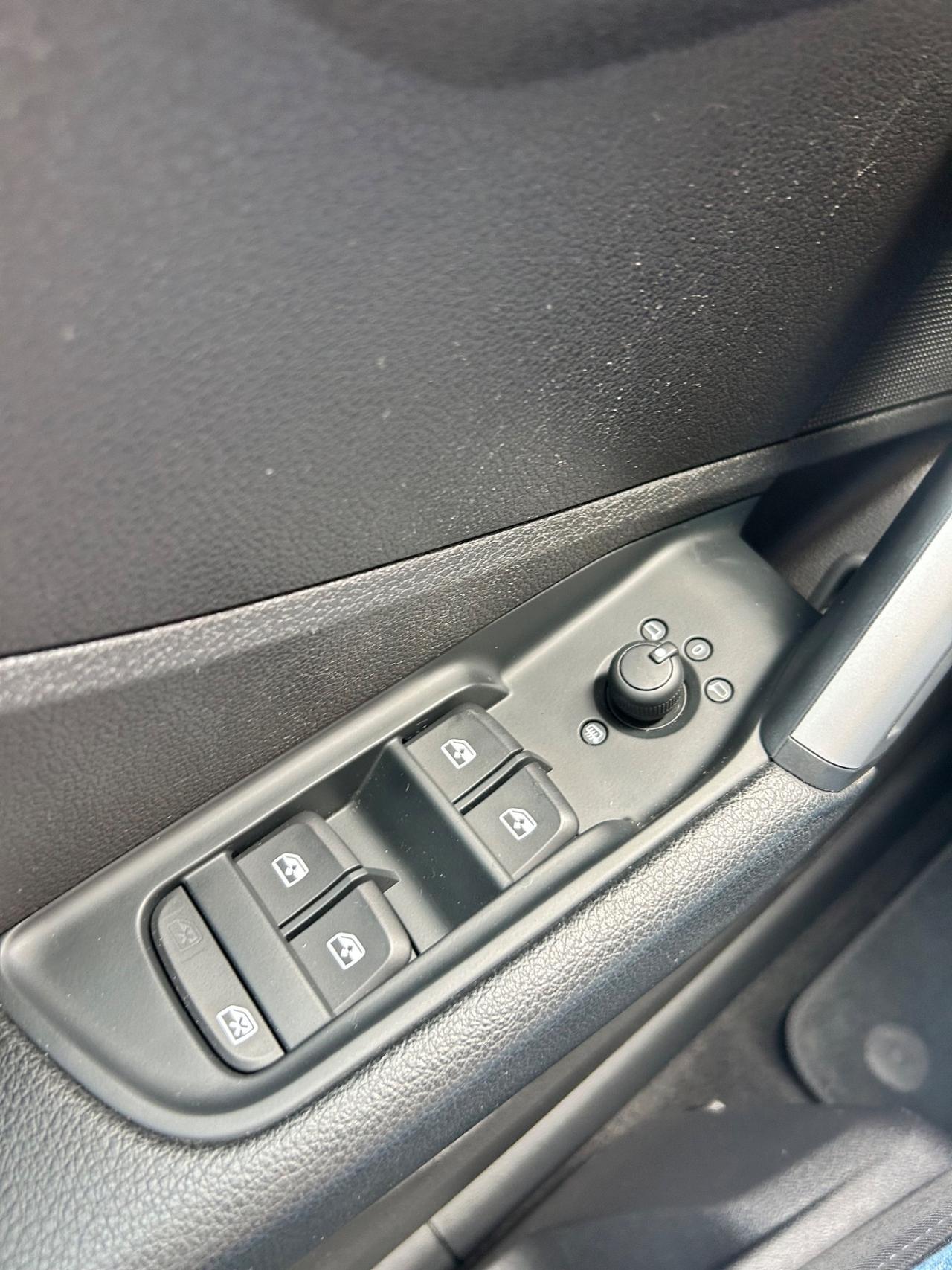 Audi Q2 35 TDI quattro S tronic Business