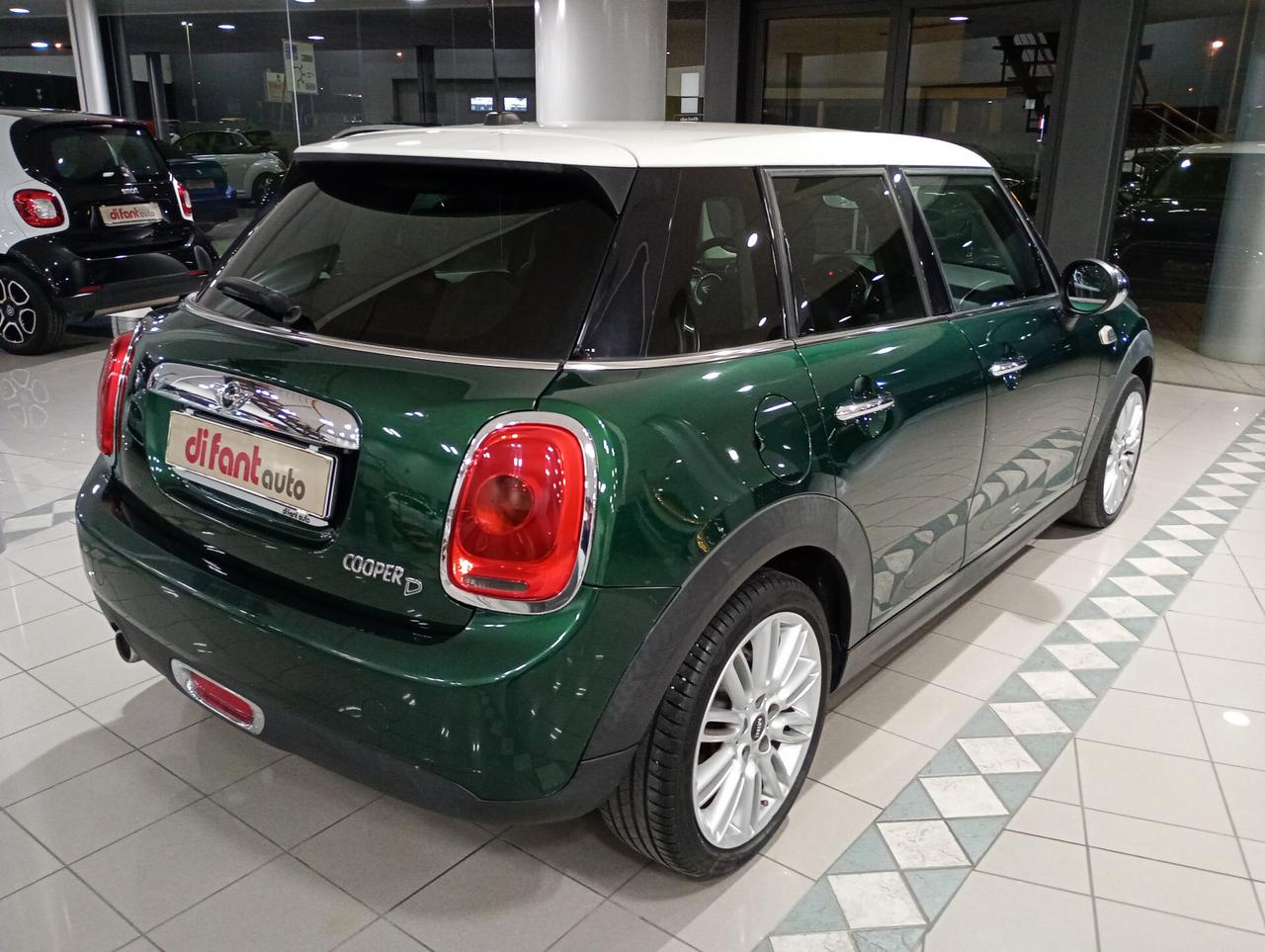 Mini Cooper D 1.5 5P