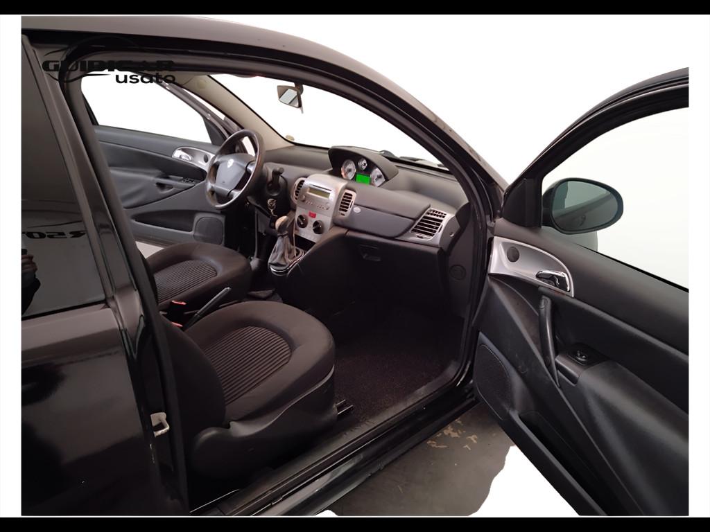 LANCIA Ypsilon II 2007 - Ypsilon 1.2 8v New Oro (oro)