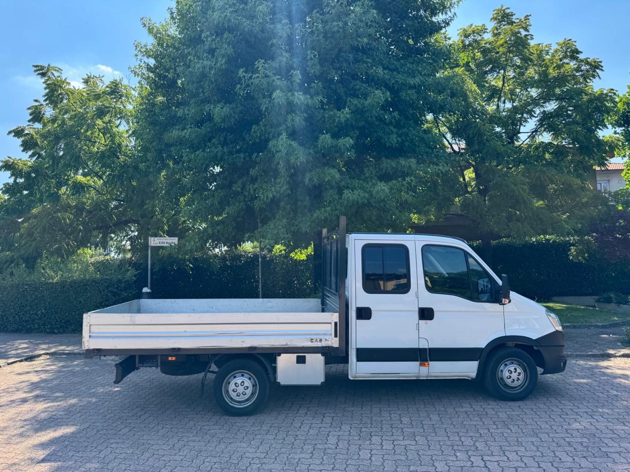 IVECO DAILY 7 posti cassone fisso