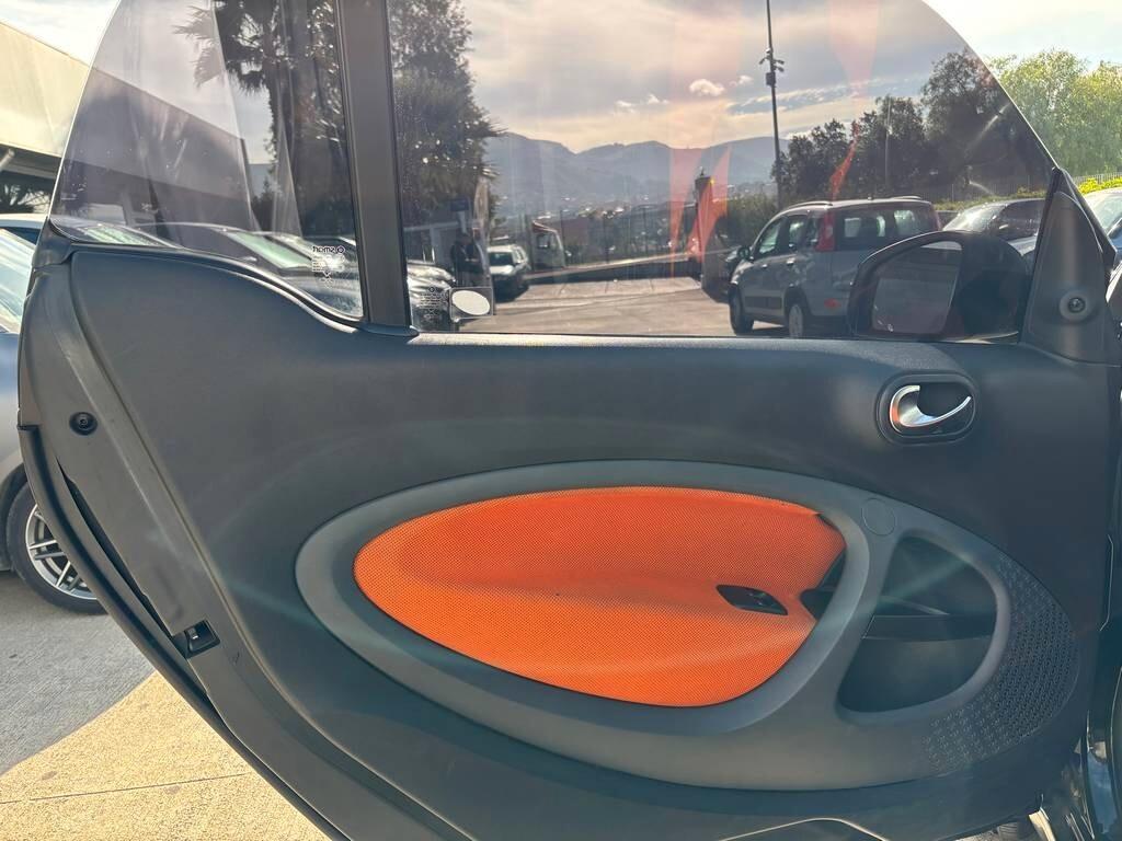 Smart ForTwo 70 1.0 2016/105.000 KM Tua a soli 115 Euro al mese