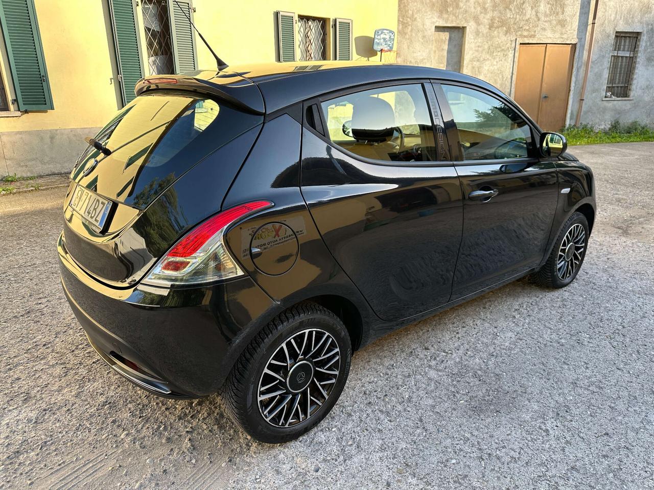 Lancia Ypsilon 1.2 69 CV 5 porte Platinum