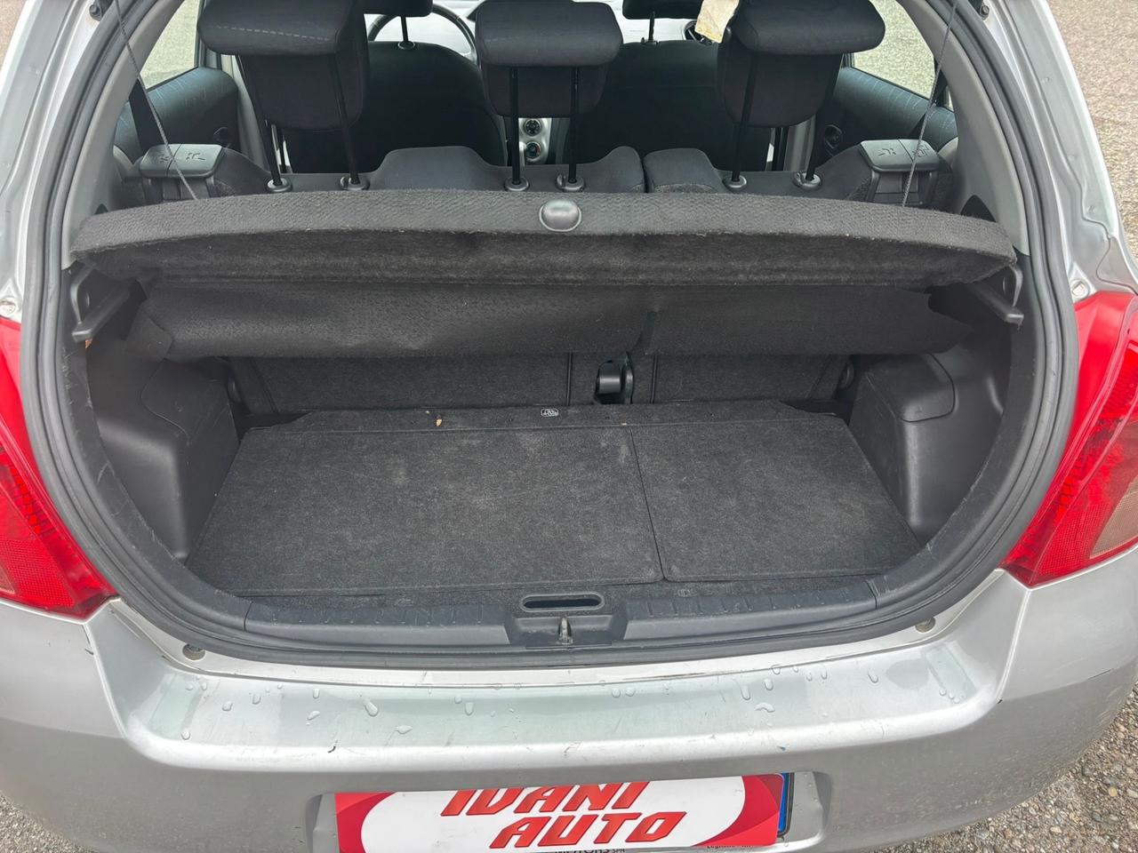 Toyota Yaris 1.0 5 porte