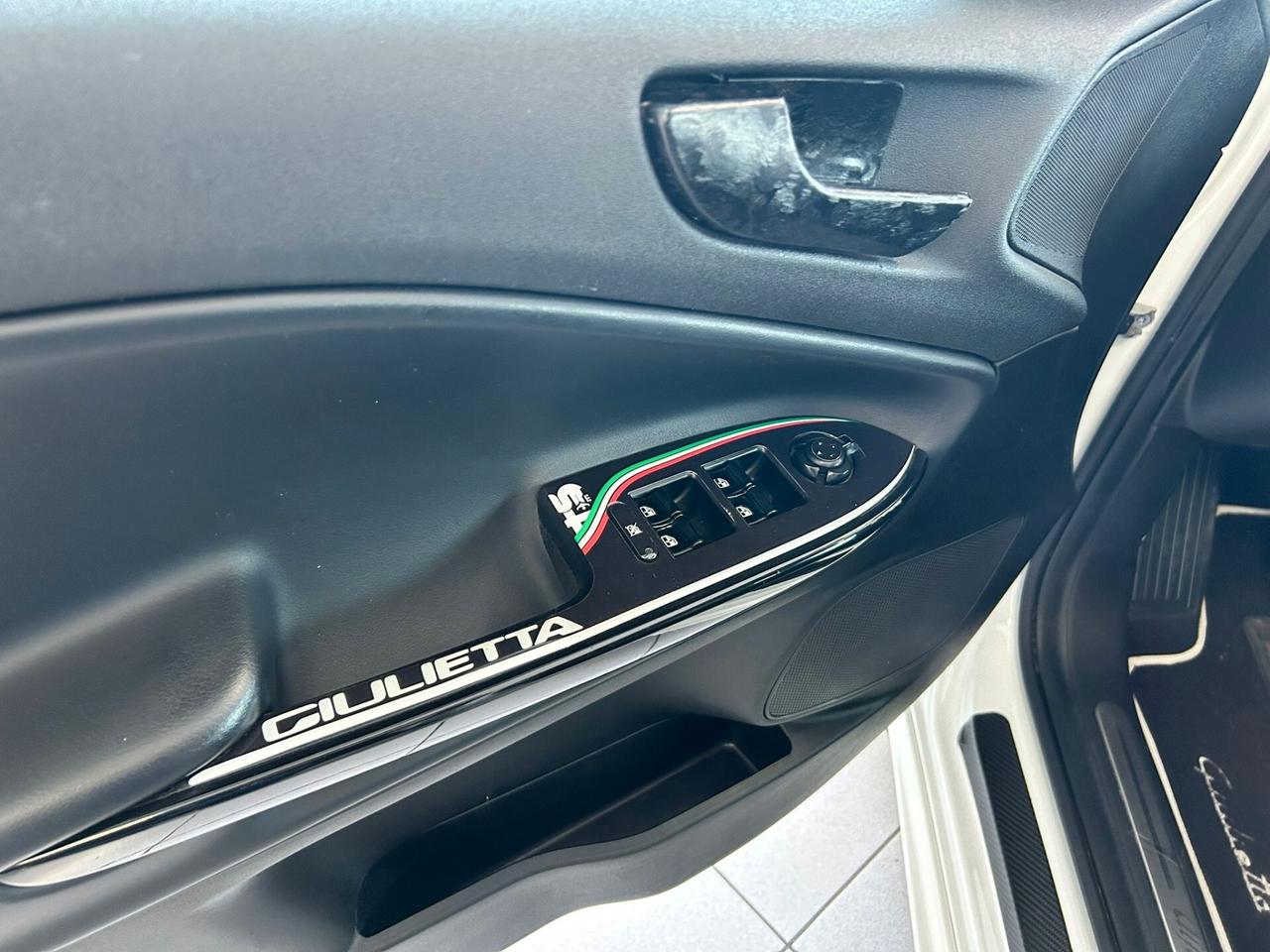 Alfa Romeo Giulietta 1.6 JTDm-2 2013