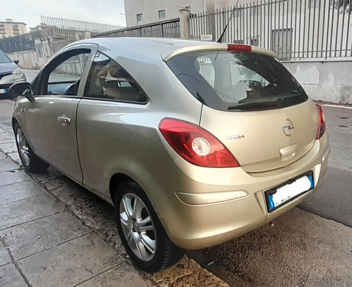 Opel Corsa 1.2 3 porte Club