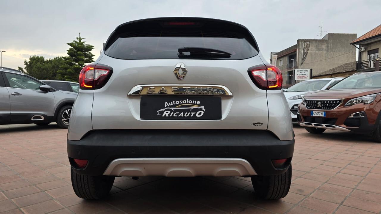 Renault Captur dCi 8V 90 CV EDC Start&Stop Energy Initiale Paris