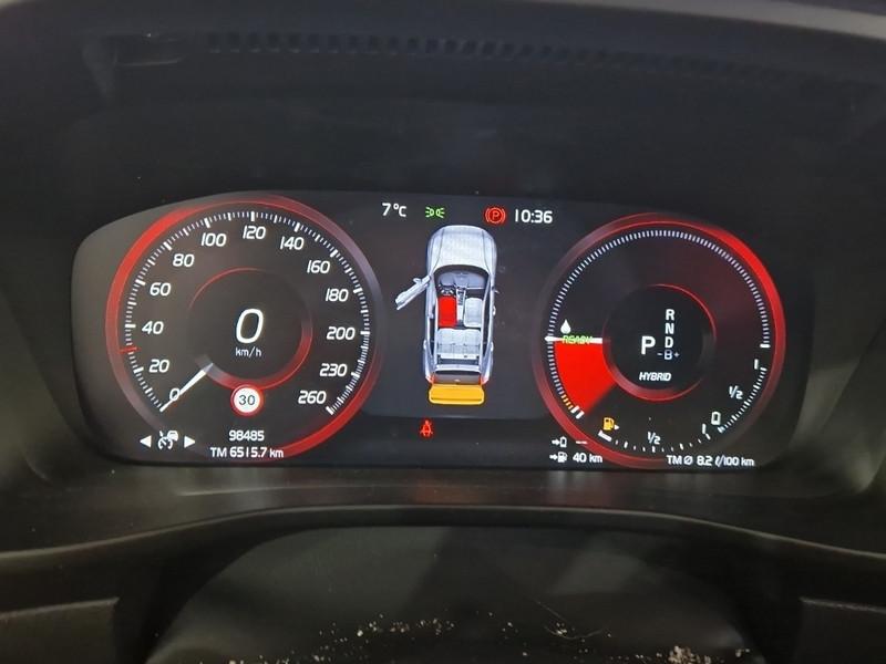 VOLVO XC40 T5 PLUG-IN HYBRID AUTO RECHARGE R-DESIGN SUV