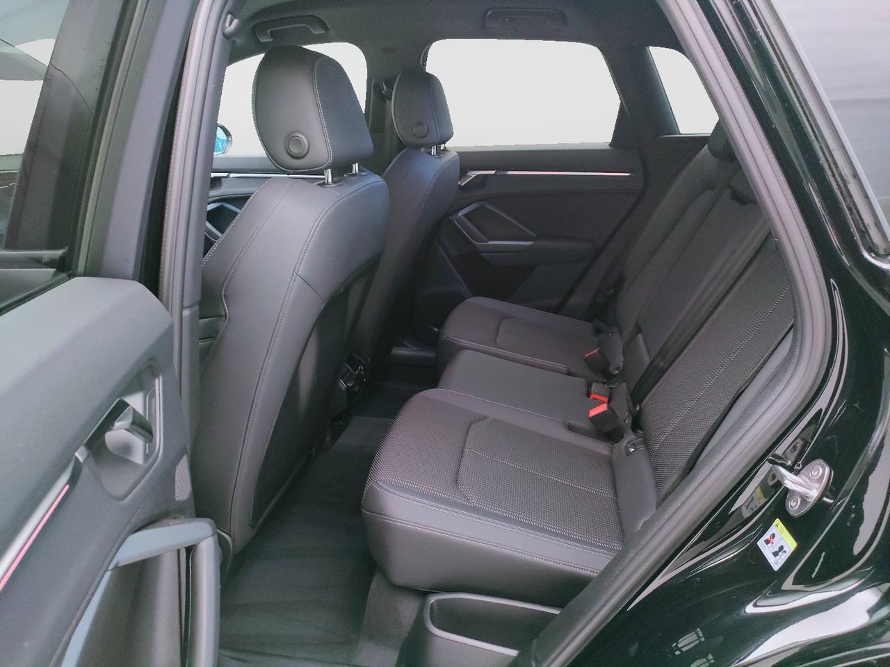 AUDI Q3 II 2018 - Q3 35 2.0 tdi Identity Black s-tronic