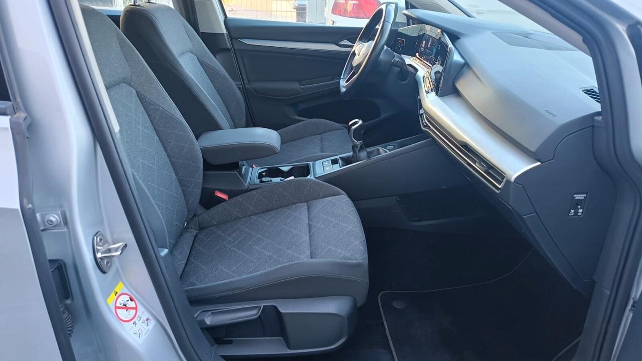 Volkswagen Golf 8 2.0 TDI 115 CV SCR Life