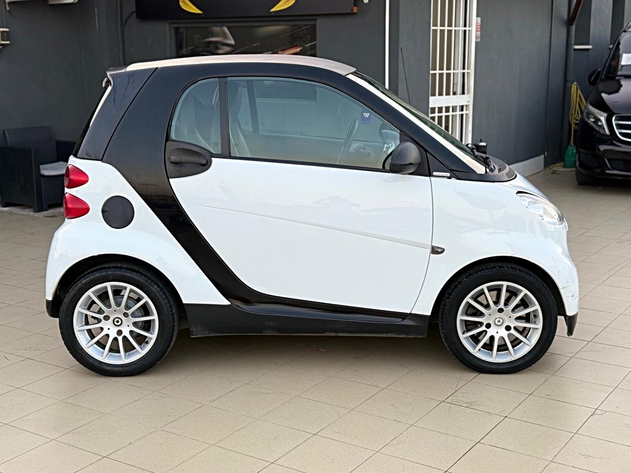 Smart ForTwo 1000 45 kW MHD coupé pure Garanzia 12 Mesi