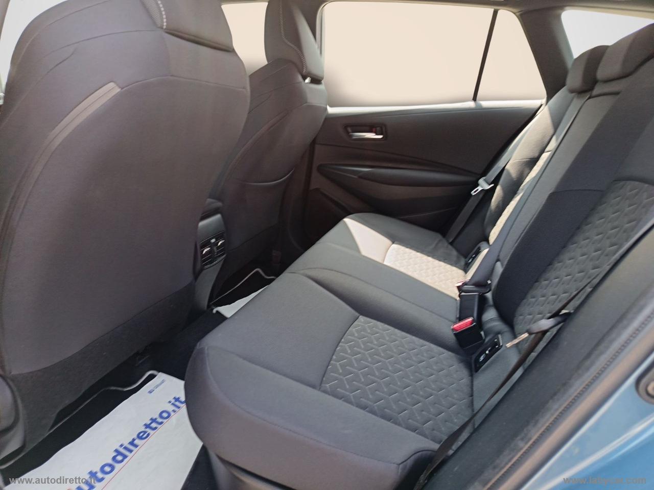TOYOTA Corolla TS 1.8 Hybrid Business