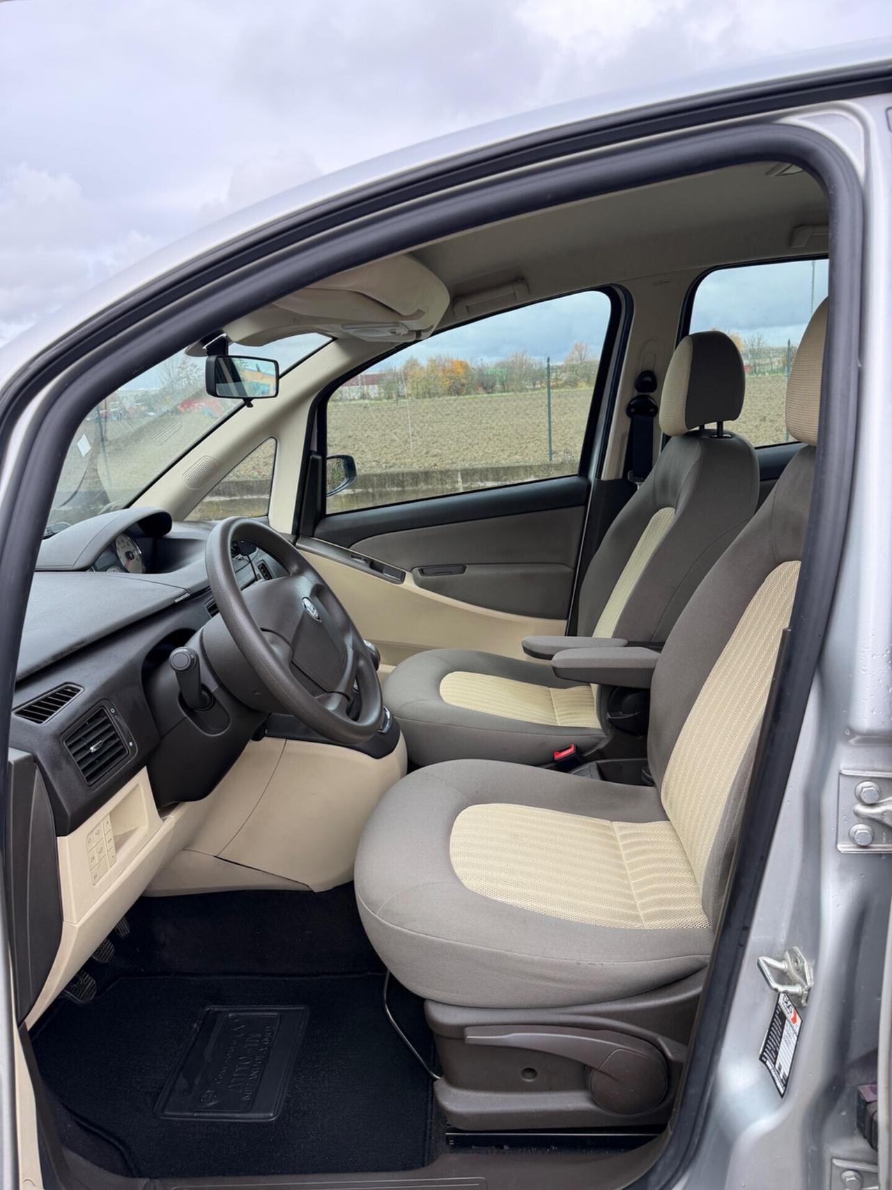 Lancia MUSA 1.4 16V Platino Plus