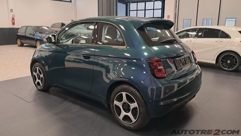 FIAT 500 500e Berlina 23,8 kWh Action