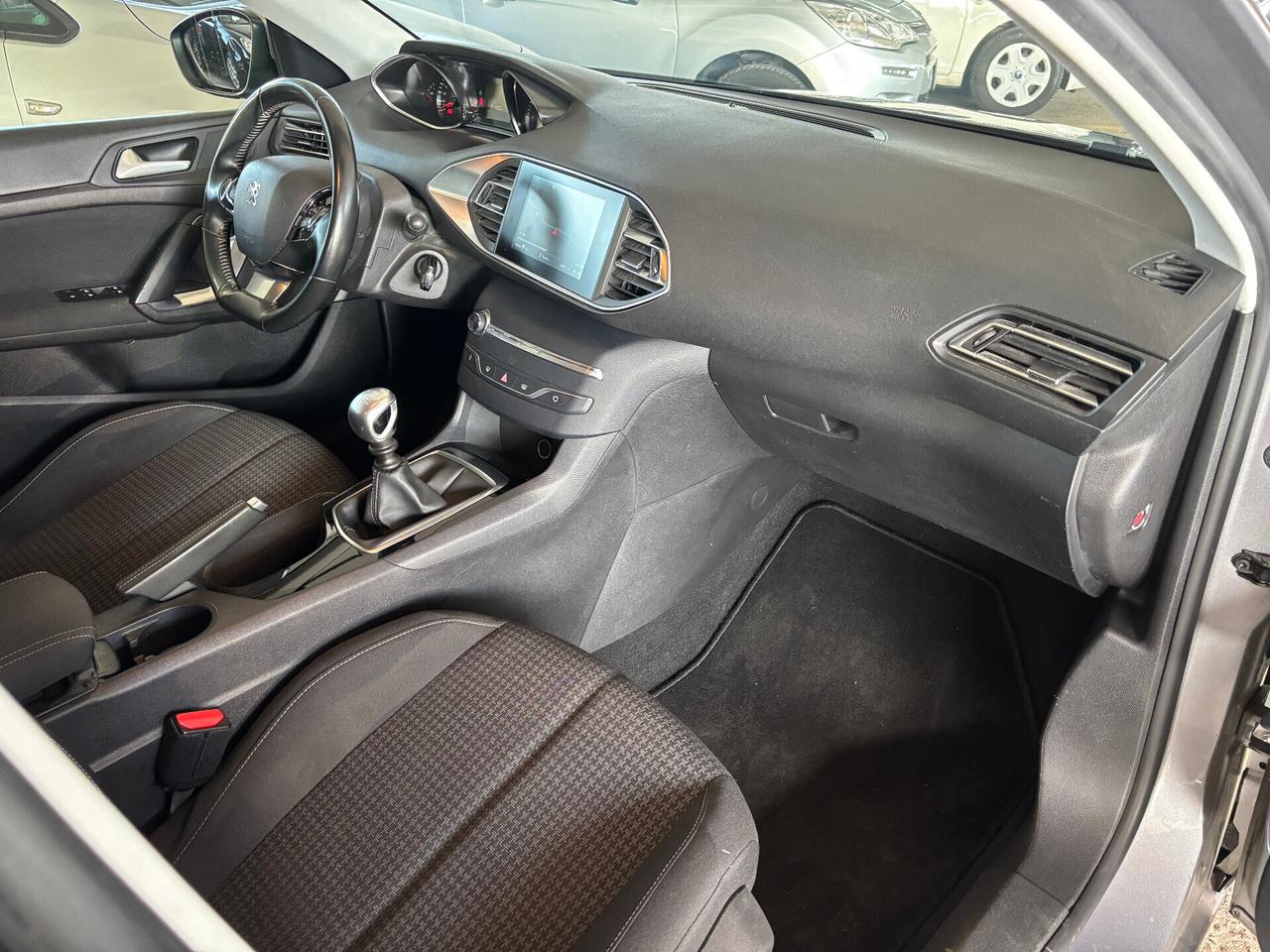 Peugeot 308 BlueHDi 130 S&S Business