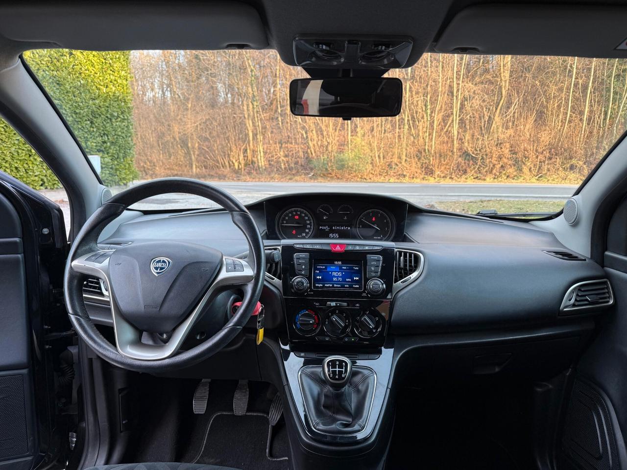 Lancia Ypsilon 1.3 MJT 95 CV 5Porte Gold E6