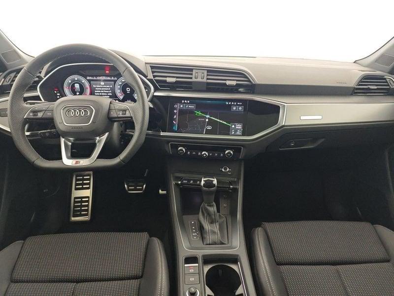 Audi Q3 SPB 40 TDI quattro S tronic Identity Black