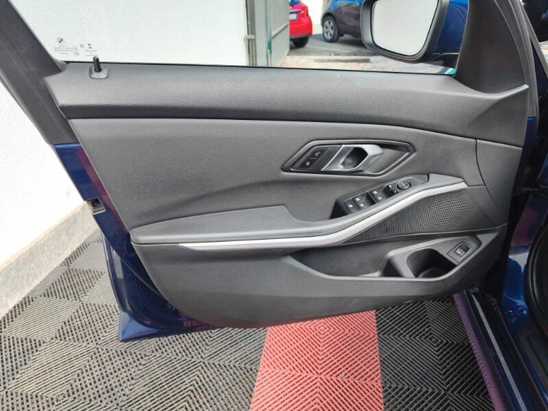 BMW Serie 3(G20/1-80/1) 318d Touring Business A...