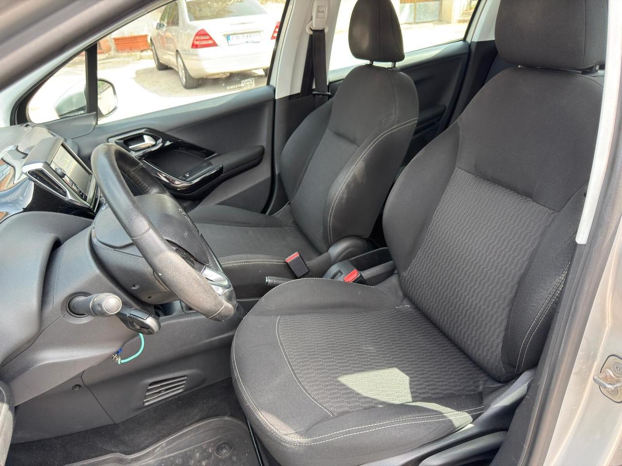 Peugeot 208 PureTech 82 5p. GPL Active