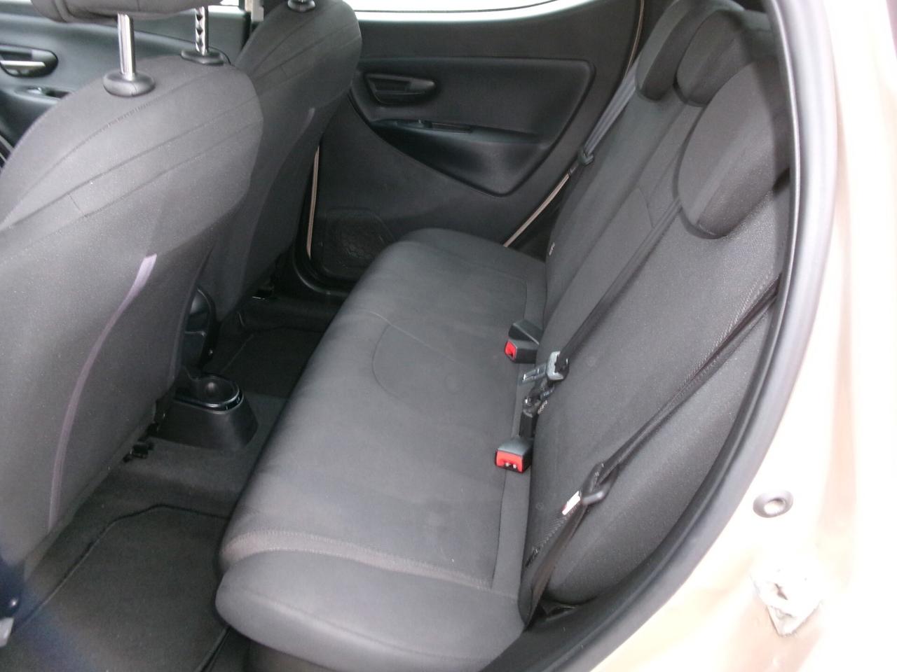 Lancia Ypsilon 1.0 FireFly 5 porte S&S Hybrid Ecochic Gold