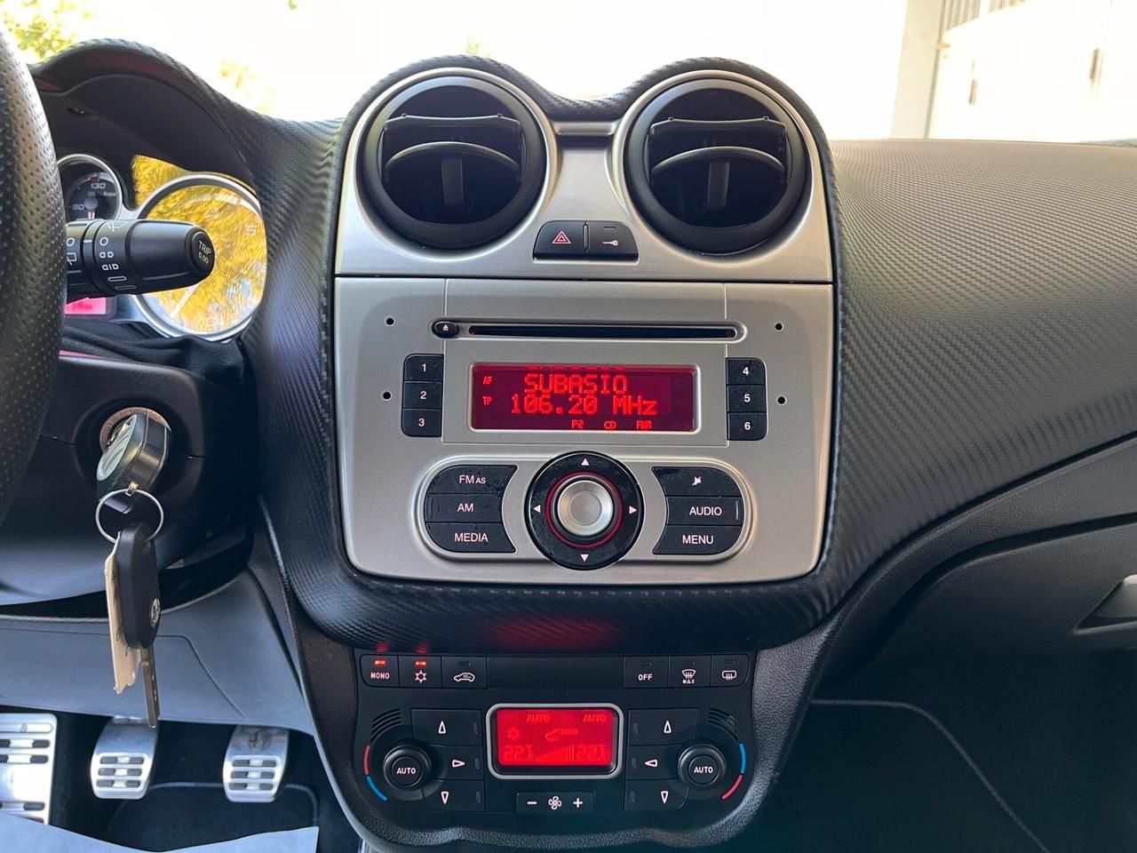 Alfa Romeo MiTo 1.3 jtdm-2 Distinctive premium