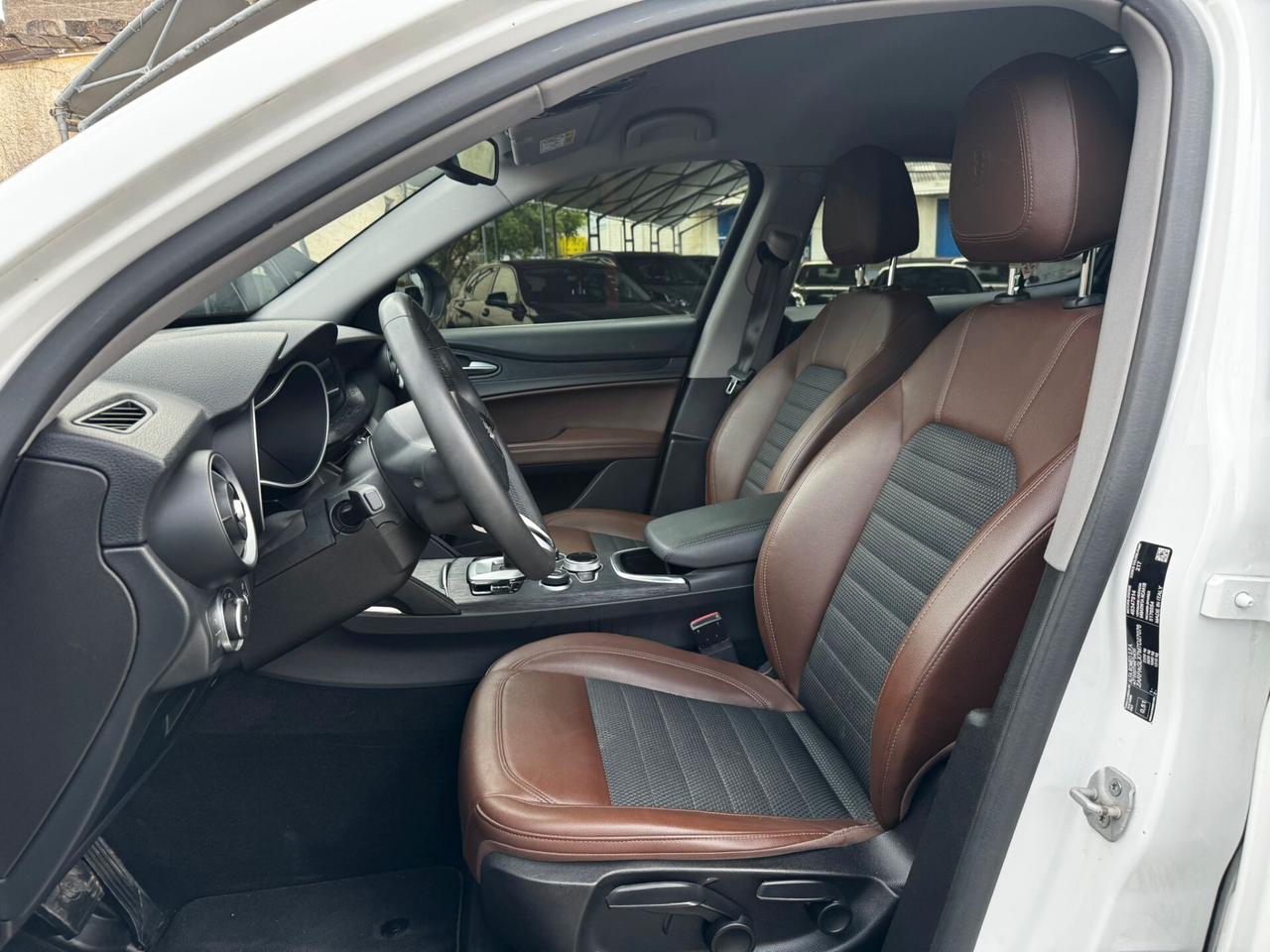 Alfa Romeo Stelvio 2.2 Turbodiesel 160 CV AT8 RWD Super