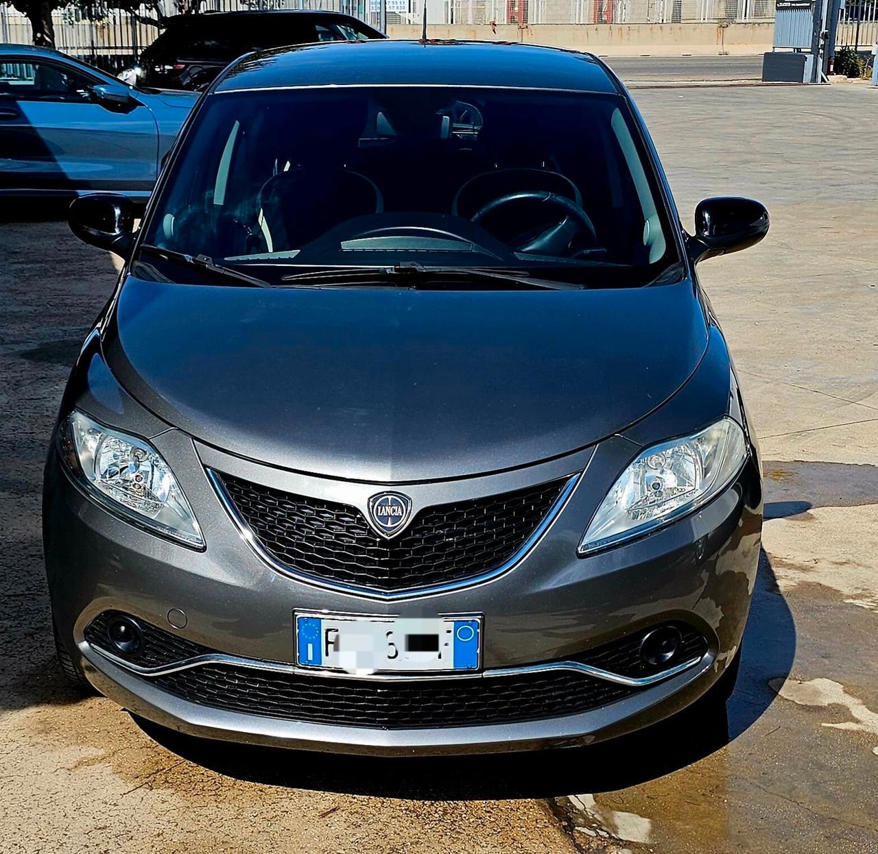 Lancia Ypsilon 1.2 69 CV 5 porte GPL Ecochic Gold