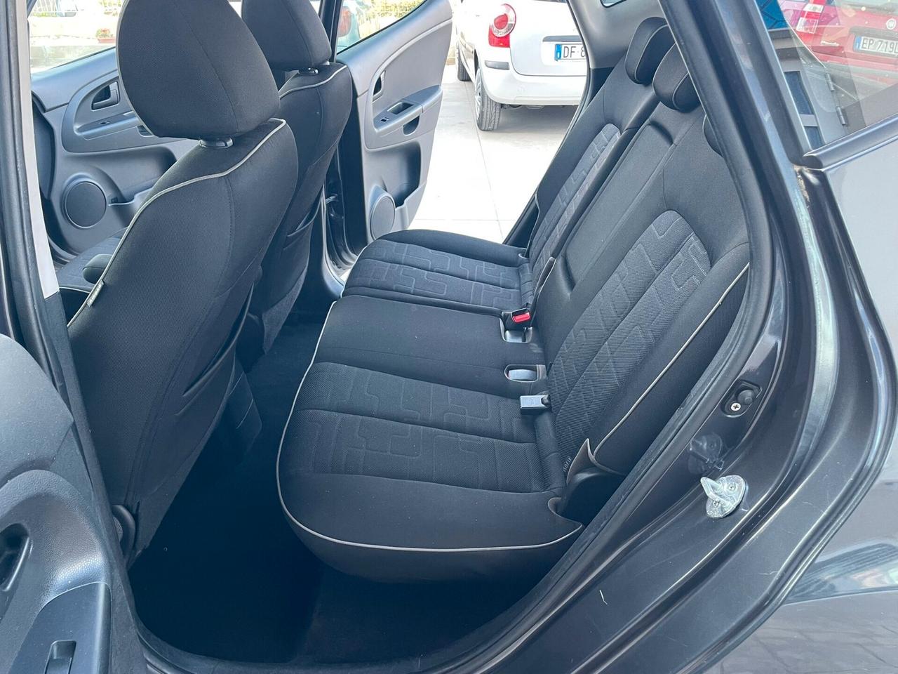 Kia Venga 1.4 CRDi 90CV Cool con tetto panoramico