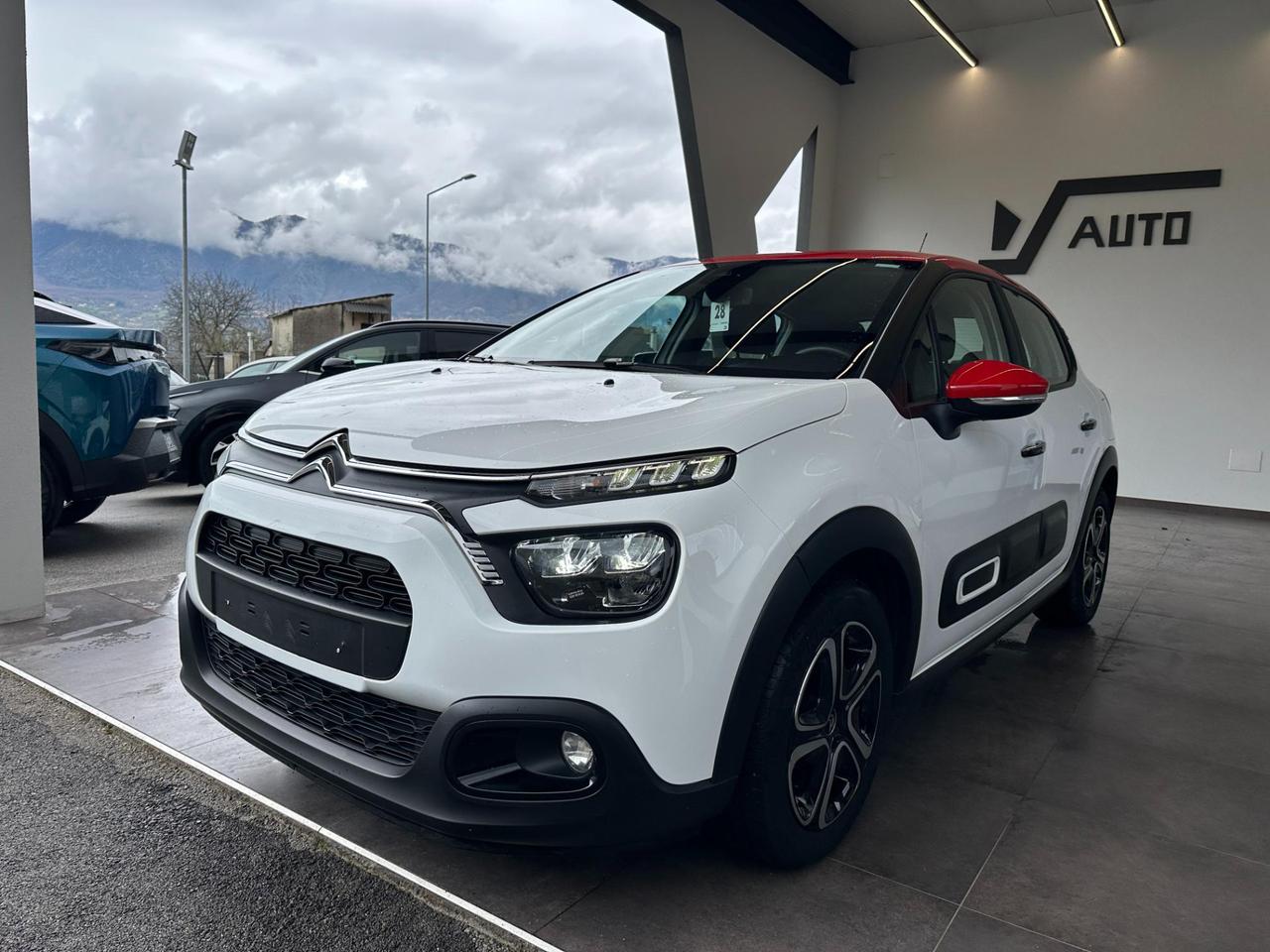 Citroen C3 1.2 puretech Shine s&s 83cv