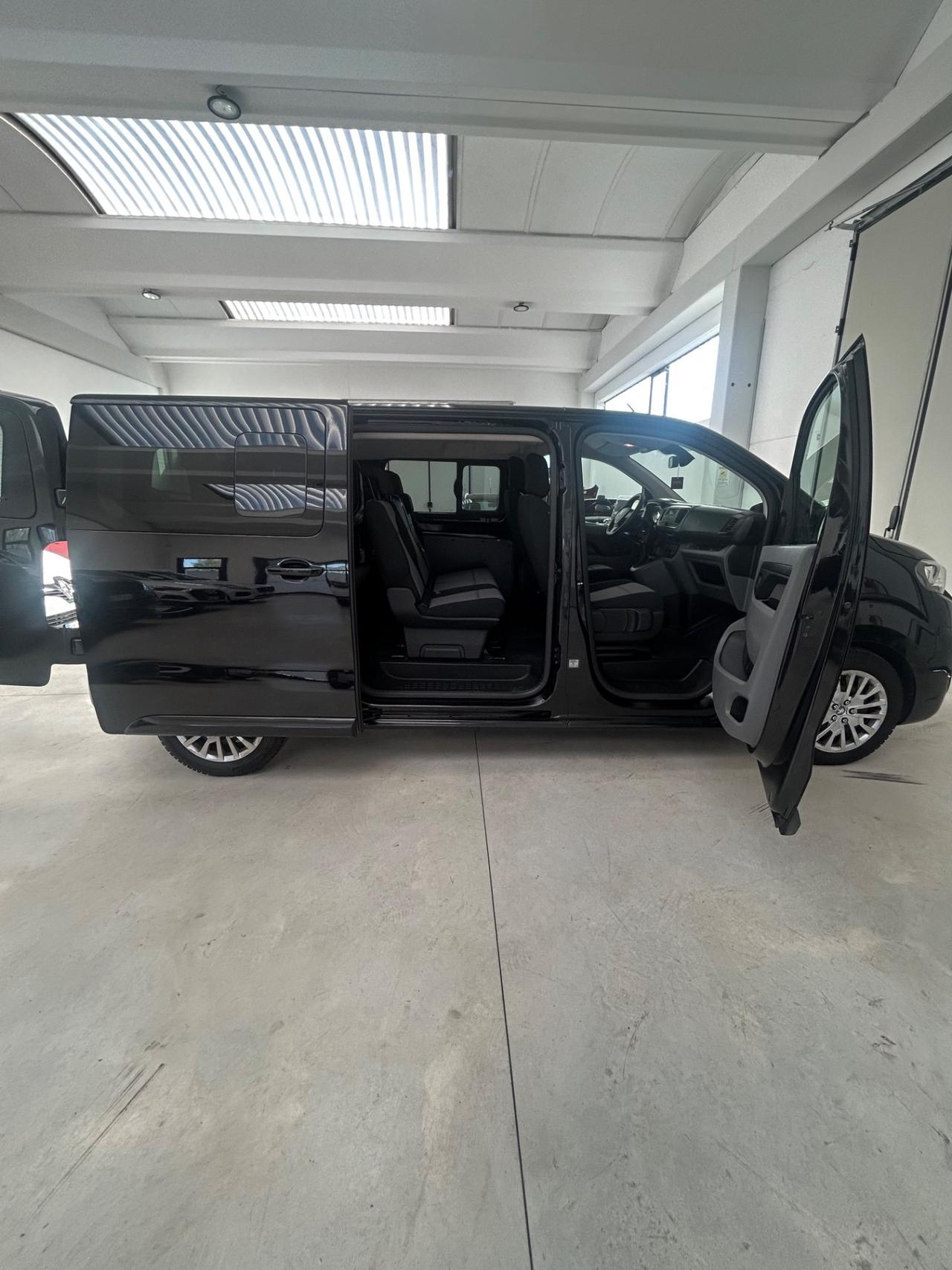 Peugeot Traveller BlueHDi 150 S&S Compact Business