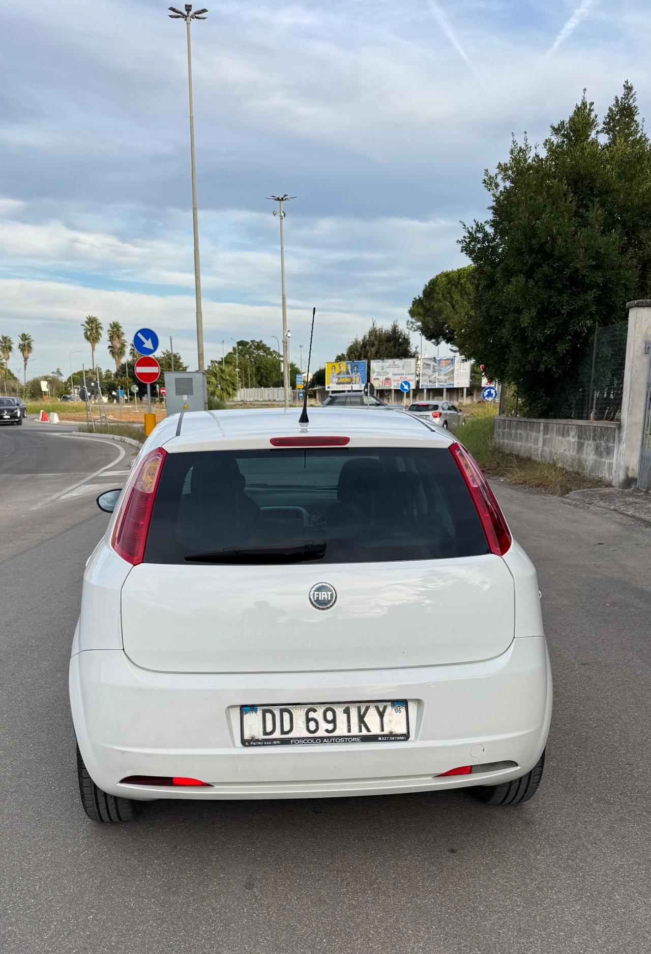 FIAT GRANDE PUNTO 1.3 DIESEL AUTOCARRO 4 PERSONE