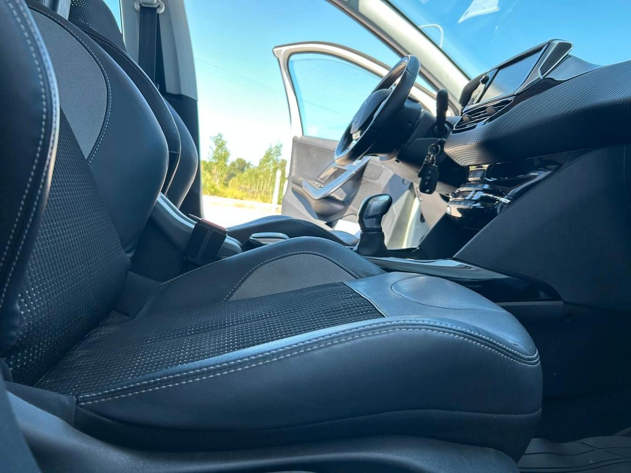 Peugeot 2008 ALLURE 1.6 BlueHDi 100