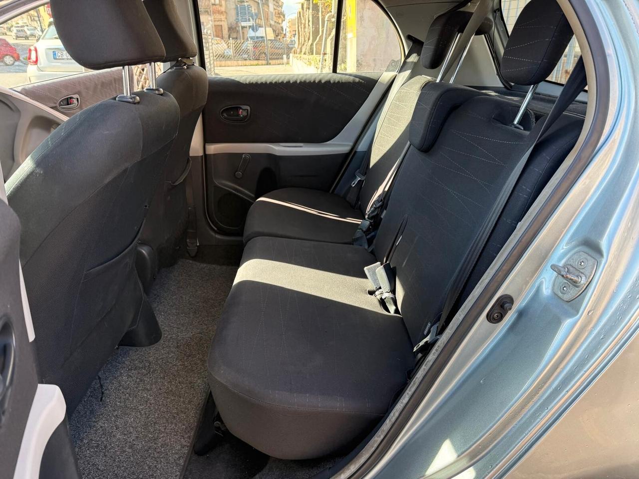 Toyota Yaris 1.0 5 porte Sol