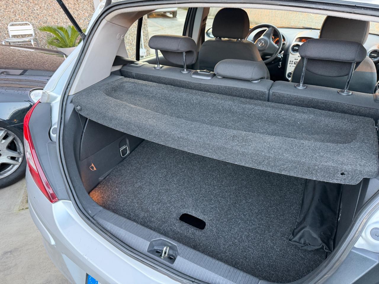 Opel Corsa 1.2 benzina-GPL EURO4 NEOPATENTATI