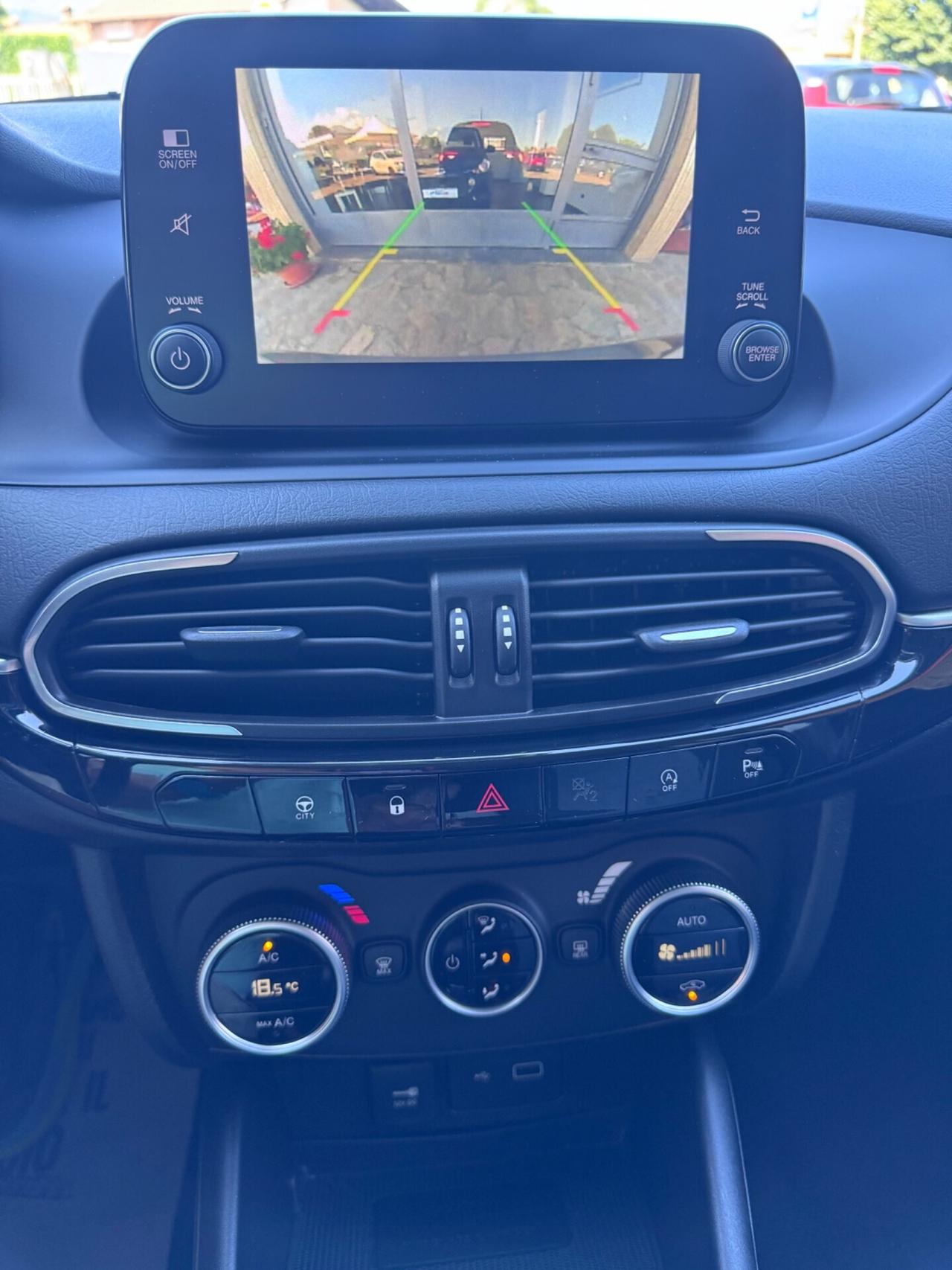 Fiat Tipo 1.0 5 porte Cross