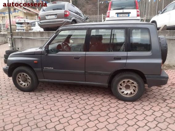 SUZUKI Vitara 1.6 5 p. gancio traino