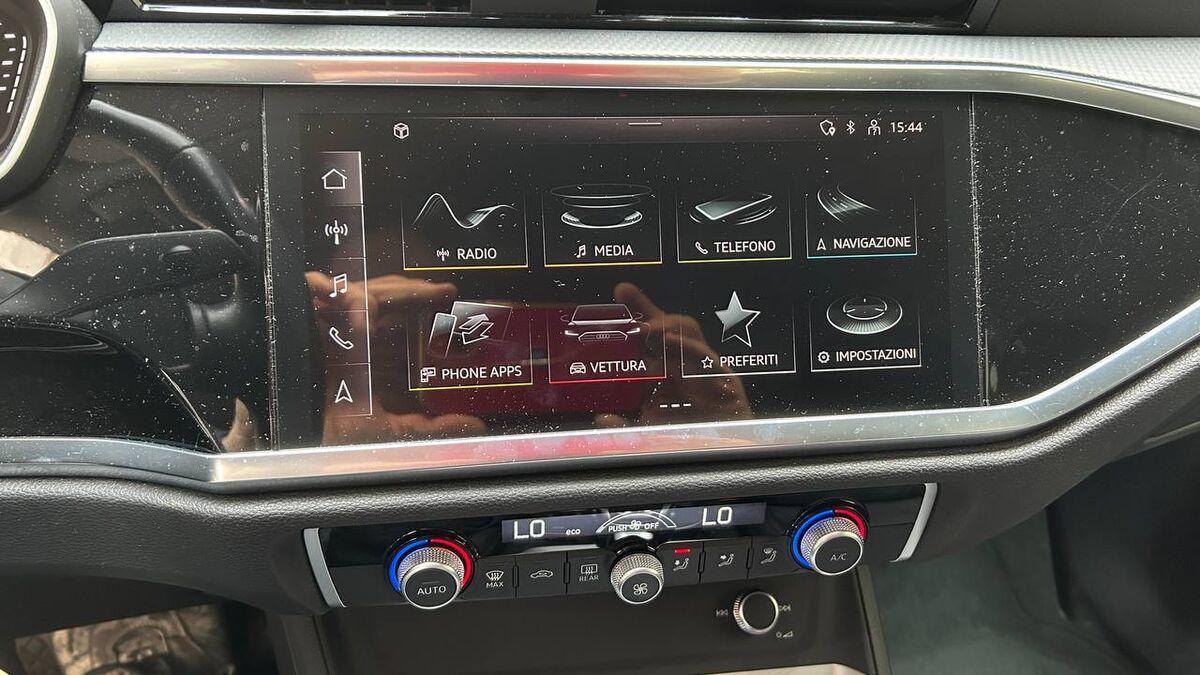 Audi Q3 45 1.4 tfsi s-line s-tronic