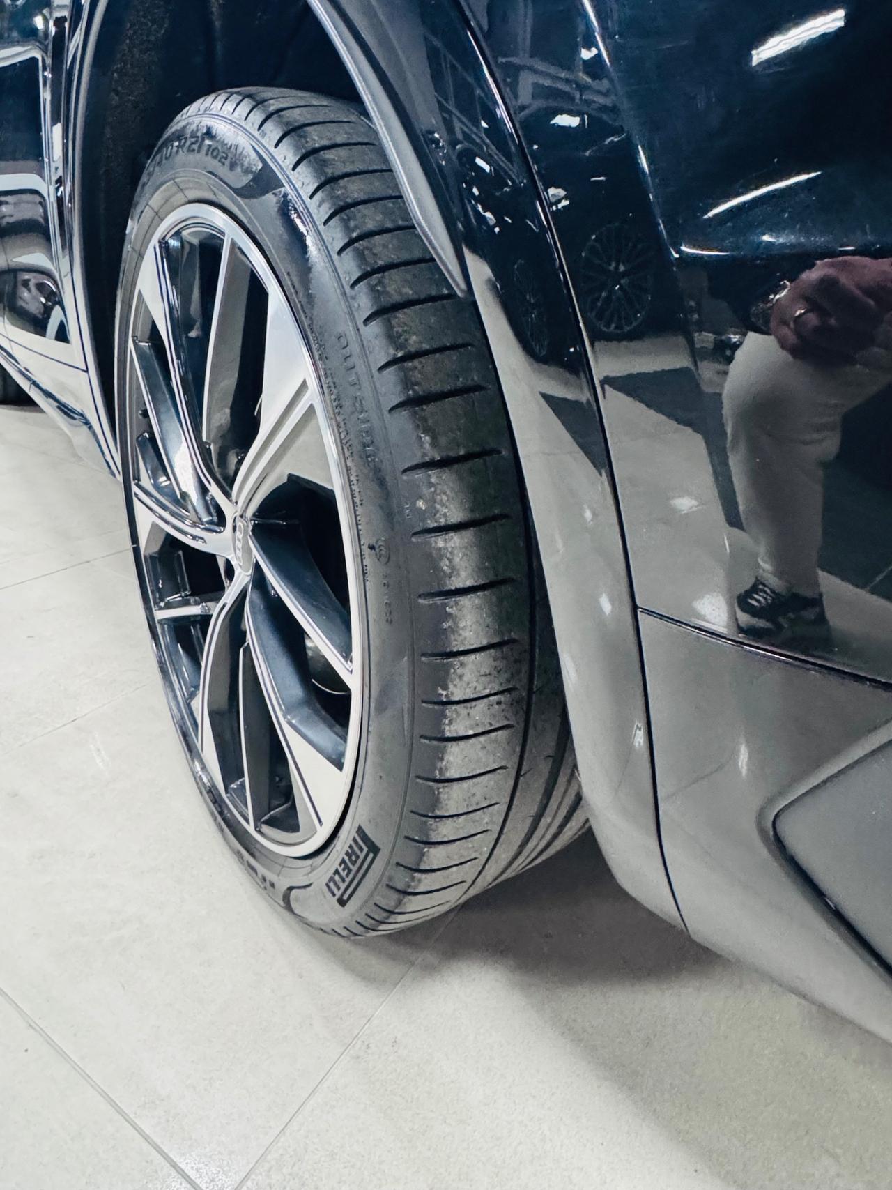 AUDI SQ5 SPORTBACK TDI HYBRID IDENTITY BLACK