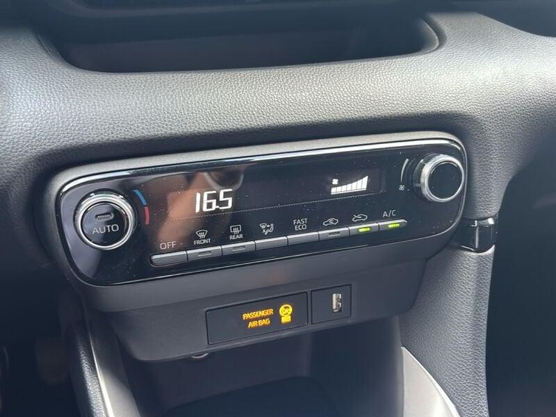 Toyota Yaris Hybrid Trend MY22