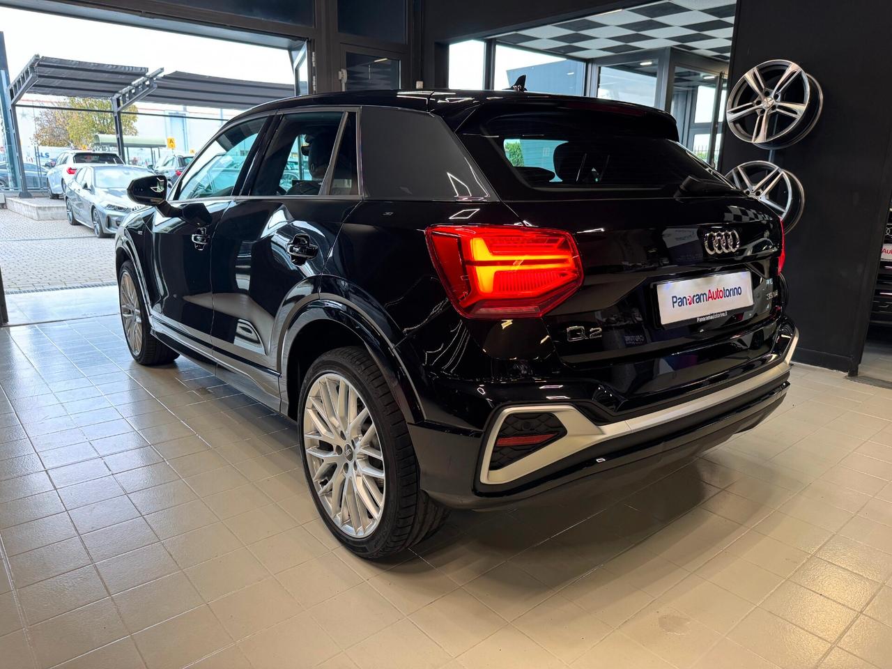 AUDI Q2 Q2 35 TDI S tronic Identity Black