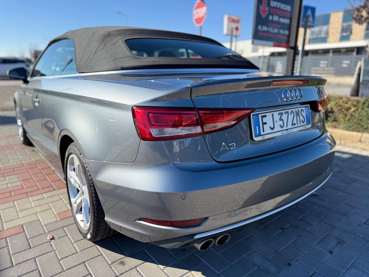 Audi A3 Cabrio 2.0 TDI S tronic 150 CV NAVI.
