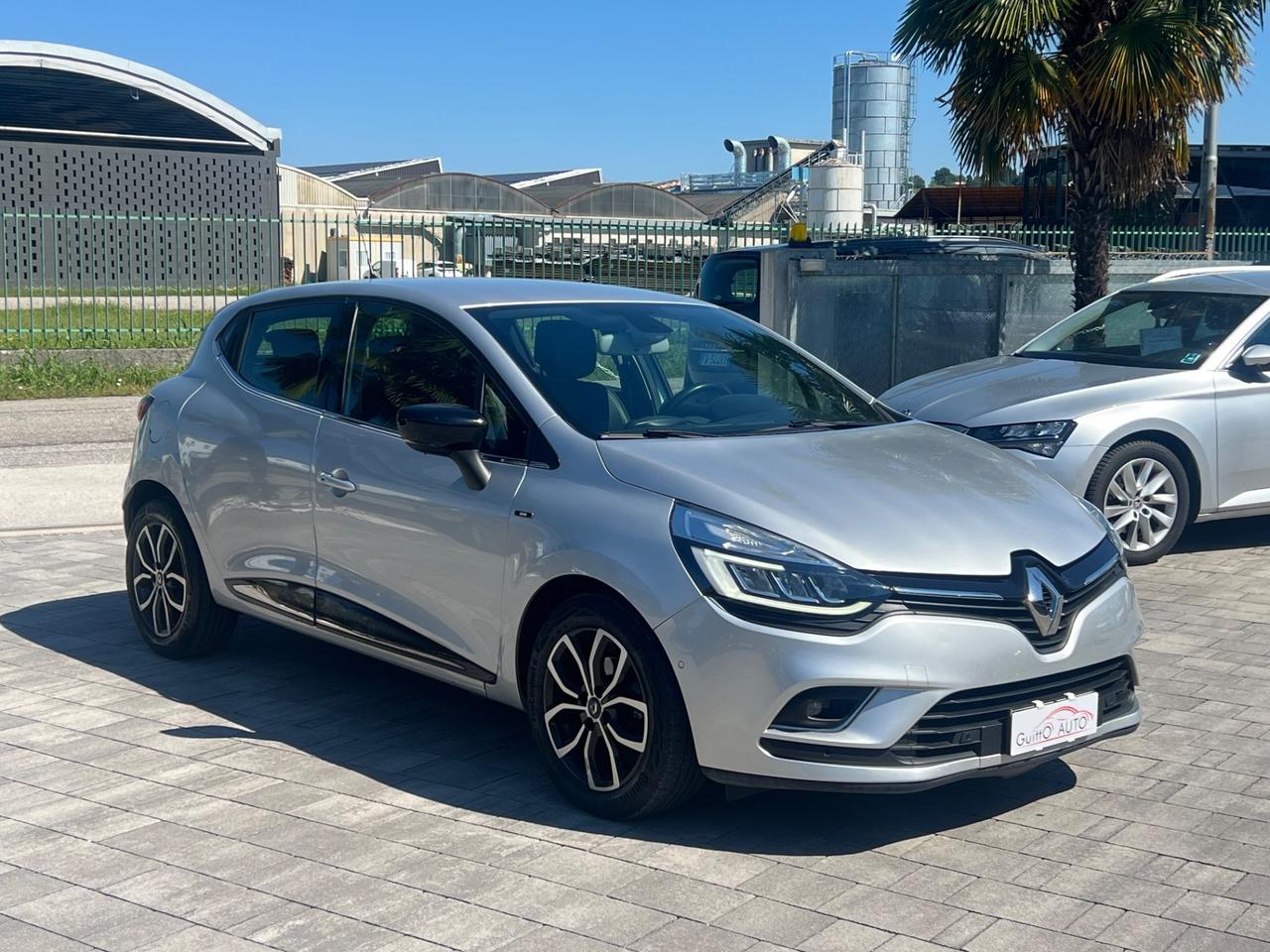 Renault Clio dCi 8V 90 CV EDC 5 porte Moschino Intens