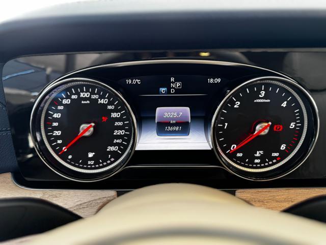 MERCEDES-BENZ E 220 d 4Matic Sport (Tetto/Navi/Retro/Pelle/Led)