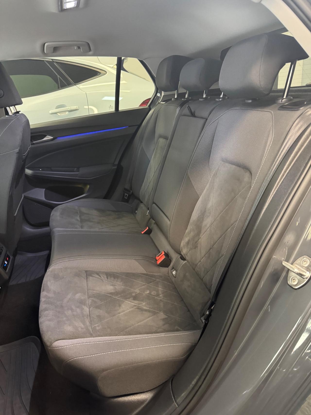 Volkswagen Golf 8 2.0 TDI 116 Cv Style