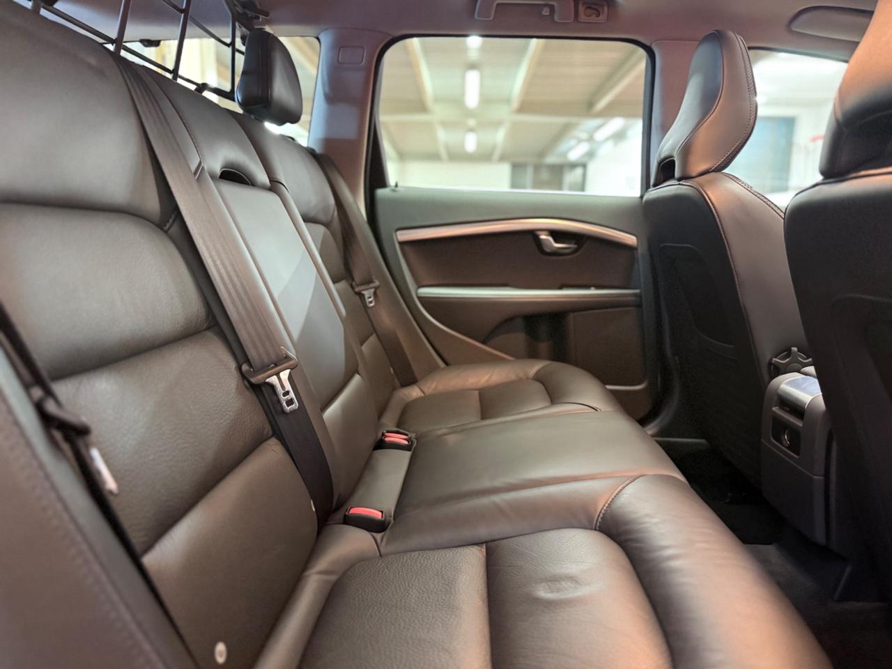 Volvo XC 70 XC70 D5 AWD Geartronic Summum