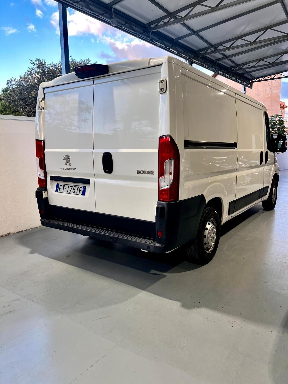 Peugeot Boxer FURGONE 330 L2H1 2.0 BLUEHDI 130CV