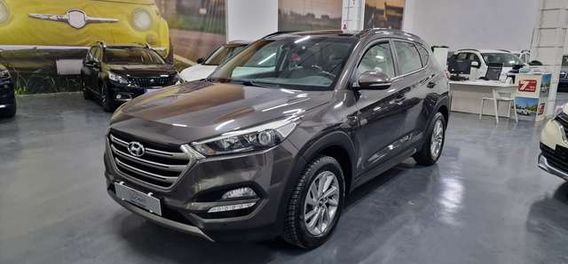 Hyundai TUCSON 1.7 crdi Xpossible 2wd 115cv+tetto+nav+pelle FULL