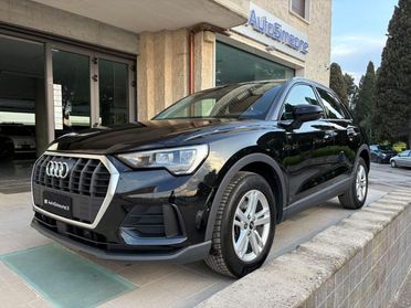 AUDI Q3 35 2.0 TDI S tronic quattro Business COCKPIT