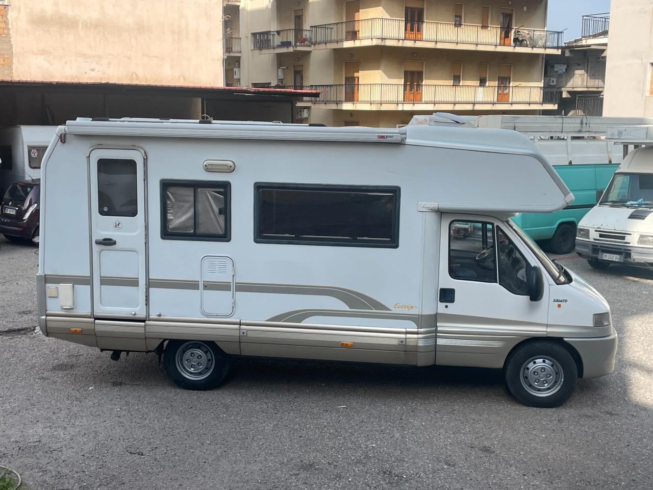 Laika ducato 2.8 DTI 122cv 5 posti letto