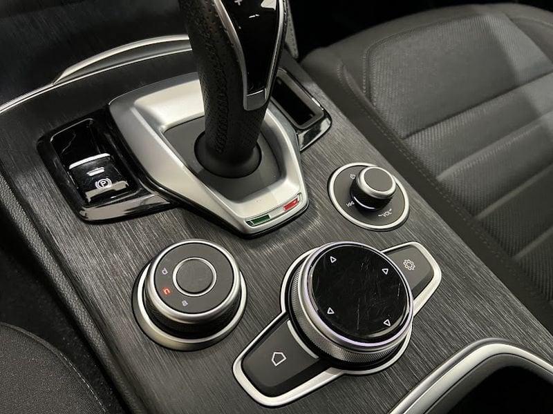 Alfa Romeo Stelvio 2.2 TD 160 CV BUSINNES AT8 RWD AUTOCARRO N1